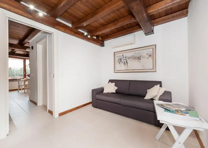 Apartamento Charming Patio House In San Lorenzo *
