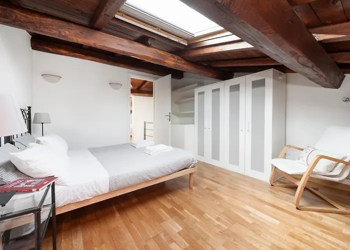 Charming Patio House In San Lorenzo *