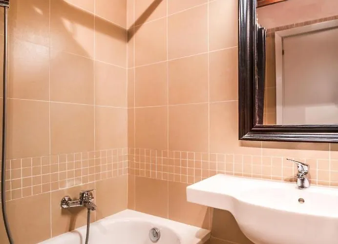 Charming Patio House In San Lorenzo