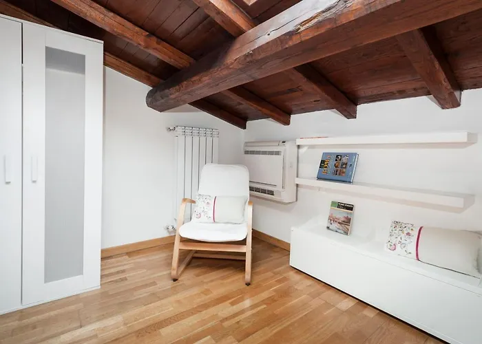 Apartamento Charming Patio House In San Lorenzo